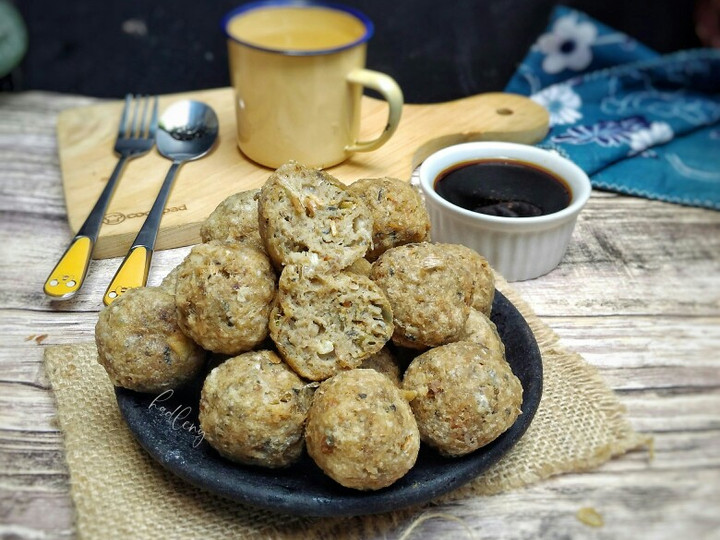 Bagaimana Menyiapkan Pempek Adaan Kulit Tenggiri, Sempurna