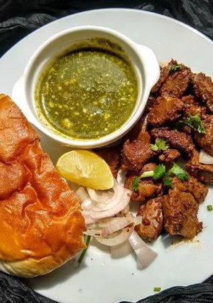 A picture of Fried kaleji.