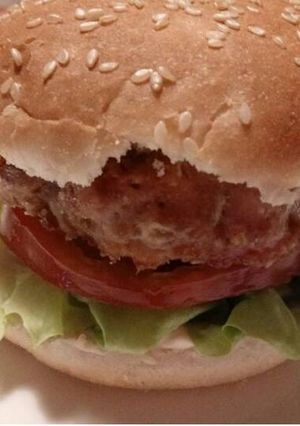 Una foto de Hamburguesas de cerdo caseras!!!