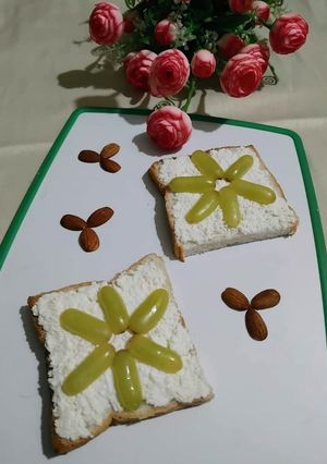 A picture of Fruity Bread Toast.