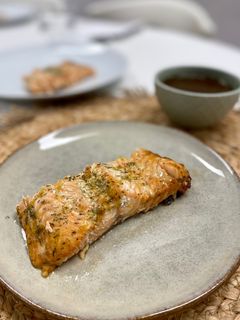 Una foto de Salmón a la naranja al horno con miel