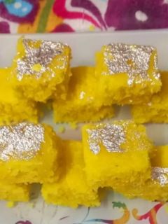 કોપરા પાક (Kopra Paak Recipe In Gujarati) રેસીપી મુખ્ય ફોટો