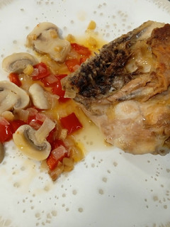 Una foto de Pollo con champiñones