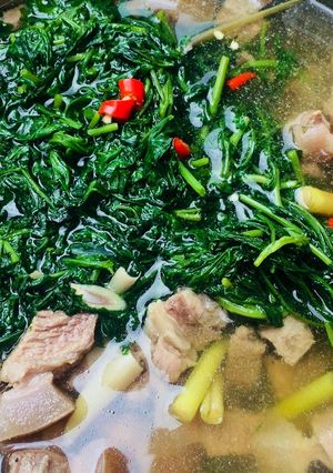 Hình của món Bê trần rau ngải cứu.