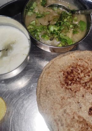कुट्टू का पराठा (kuttu ka paratha recipe in Hindi) रेसिपी मुख्य फोटो