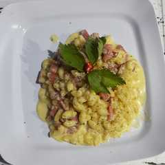 Makroni Carbonara রেসিপির প্রধান ছবি