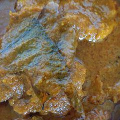 A picture of Lauki kofta curry.