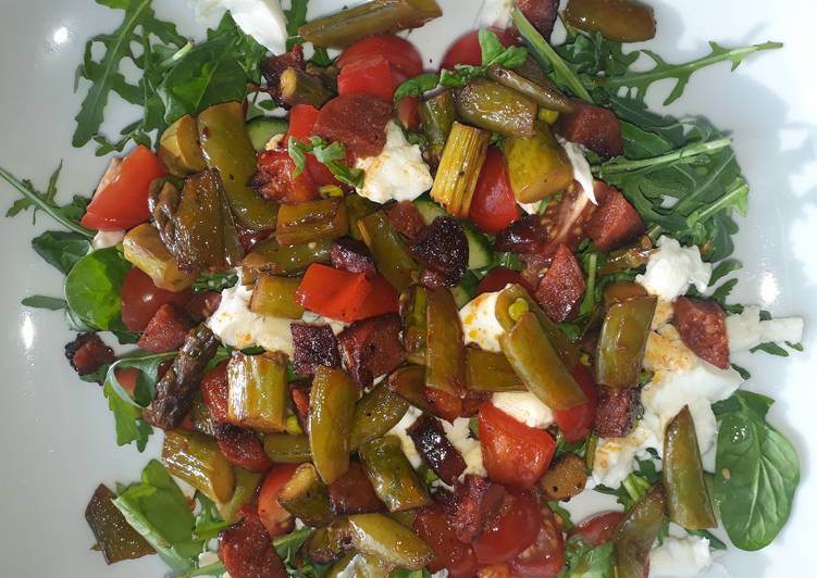 Chorizo and asparagus salad