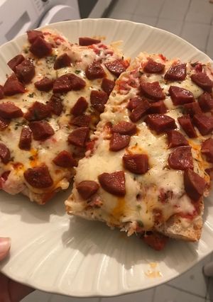 Una foto de Pizza de pan (Panini) Facilísima