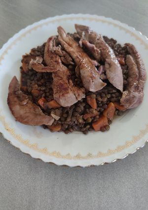 Une photo de Aiguillettes de Canard et Lentilles