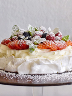 Una foto de Tarta Pavlova | Merengue Francés | @DarixLAB