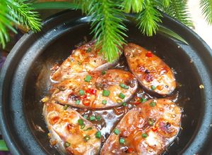 Hình của món Cá saba kho tộ.