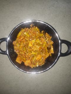 गवार बटाटा भाजी (gavar batata bhaji recipe in marathi) रेसिपी चे मुख्य फोटो 