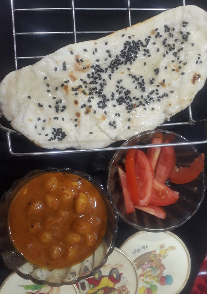 રેસ્ટોરન્ટ સ્ટઈલ બટર નાન (Butter Naan recipe in Gujarati) રેસીપી મુખ્ય ફોટો