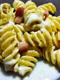 Fusilloni al pesto di pistacchio, guanciale e limone