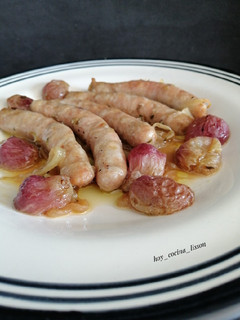 Una foto de Longaniza fresca de pavo con uvas