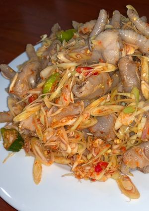 Hình của món Chân gà sốt thái.