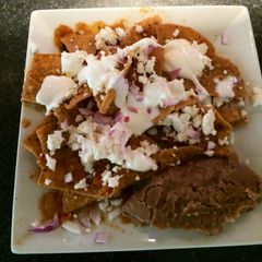 A picture of Chilaquiles.