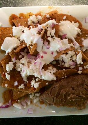 A picture of Chilaquiles.
