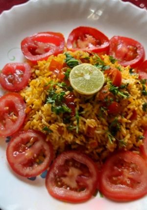 टोमॅटो भात (Tomato bhat recipe in marathi) रेसिपी चे मुख्य फोटो 