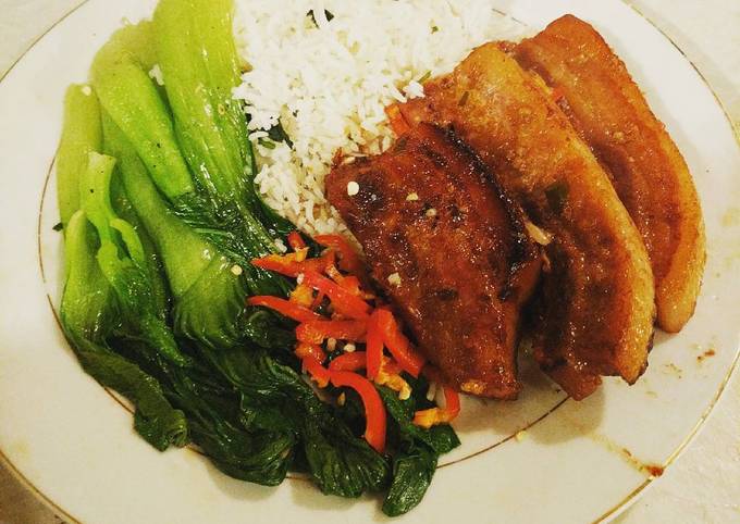 Braised Chinese Pork Belly w Pak choi served with boiled rice