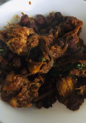 A picture of Black channa chicken roast.