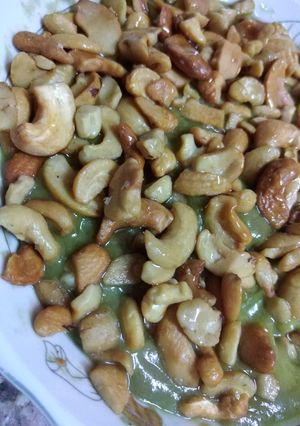 صورة لوصفة افوكادو بالمكسرات