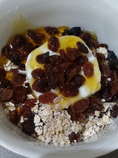 Una foto de Yogurt con pasas