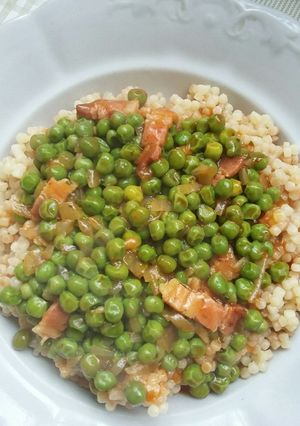 Zöldborsó pörkölt tarhonyával recept fotója