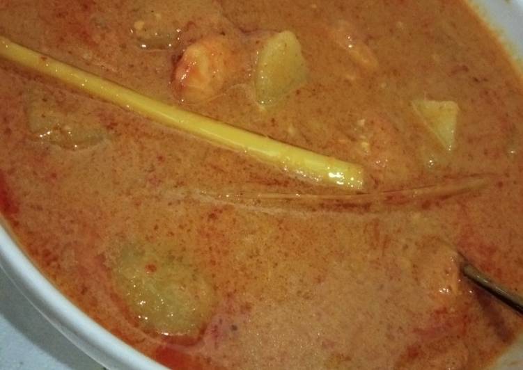 Bagaimana Menyiapkan Udang santan yang Enak Banget