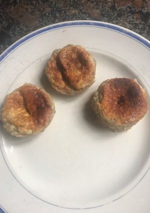 Una foto de Budincitos de banana. Sin tacc y sin azúcar con 4 ingredientes. Sin huevo