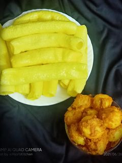 લસણિયા બટેકા અને ભૂંગળા (Lasaniya Bataka Bhungra Recipe In Gujarati) રેસીપી મુખ્ય ફોટો