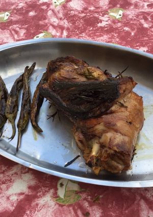 Une photo de Épaule d'agneau à l'ail et romarin et ses piments verts (recette plancha)