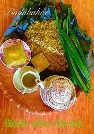A picture of Hanoi Banh Com (Green Rice Cake).