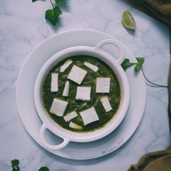 A picture of Palak Paneer.