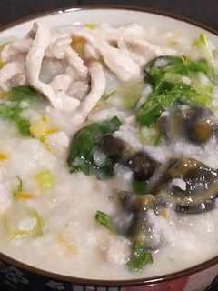 皮蛋瘦肉粥 的食譜成品照片