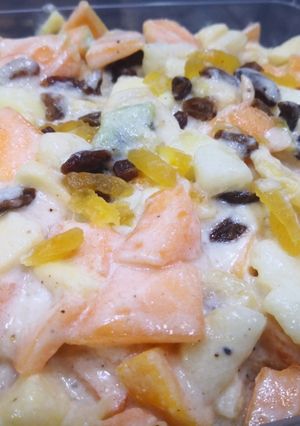 A picture of Cream fruits chaat.