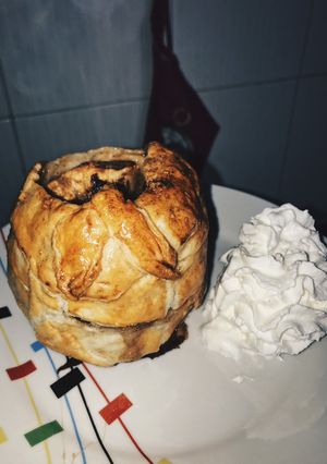 Una foto de Manzanas de hojaldre con chocolate🍎