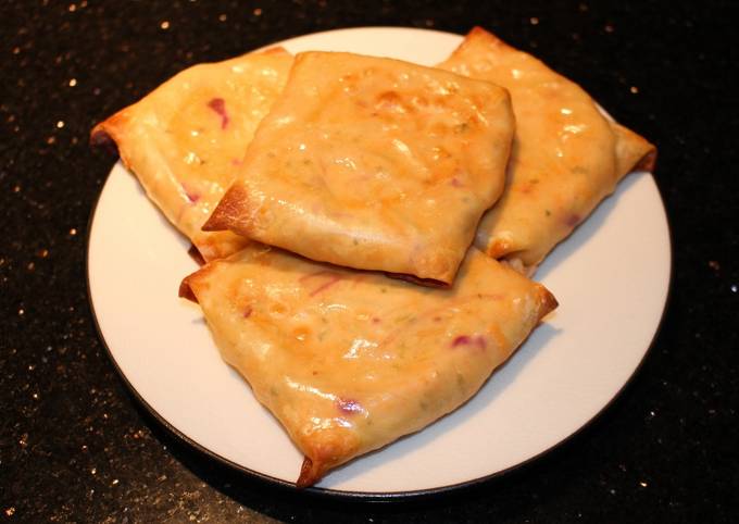 Simple Way to Prepare Homemade Spicy Chicken Pockets