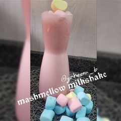 A picture of Mashmellow milkshake #justblendit.