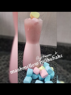 A picture of Mashmellow milkshake #justblendit.