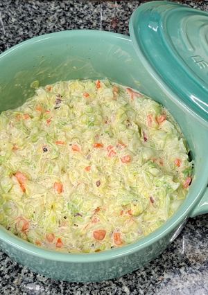 รูปของ Coleslaw (โคลสลอว์)