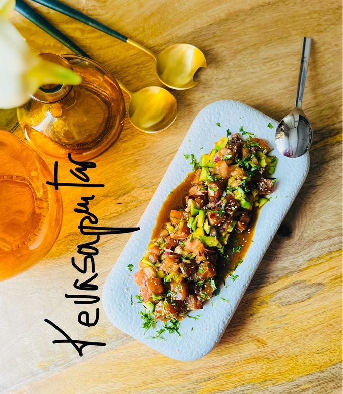 Foto principal de Tartar de salmón 🍣 🥑 🍅