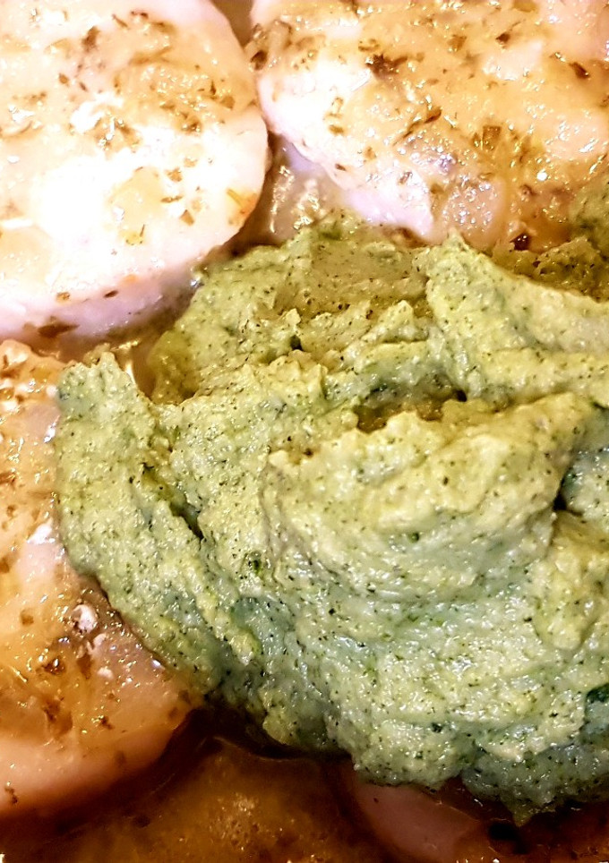 Una foto de Merluza en puré de brócoli