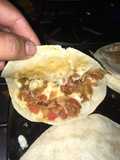 Sincronizada con guiso de chorizo con papa