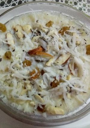 A picture of Feniyan kheer(white silky thin sevayian pudding).