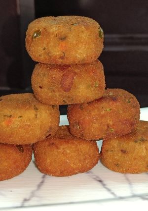 પૌંઆ કટલેટ (Poha Cutlet Recipe In Gujarati) રેસીપી મુખ્ય ફોટો
