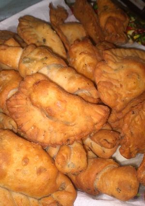 صورة لوصفة سمبوسك بالجبنة بعجينة الزعتر