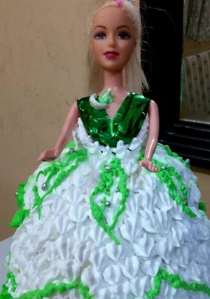 A picture of Doll cake.