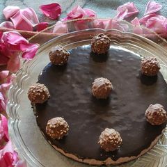 A picture of Nutella, hazelnut cake.